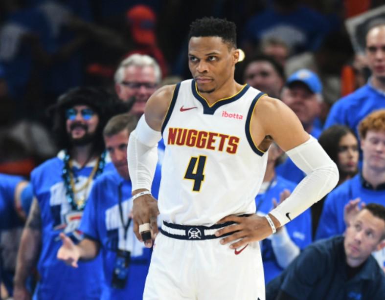 记者：威少拒绝执行下赛季350万美元球员选项，进入自由球员市场