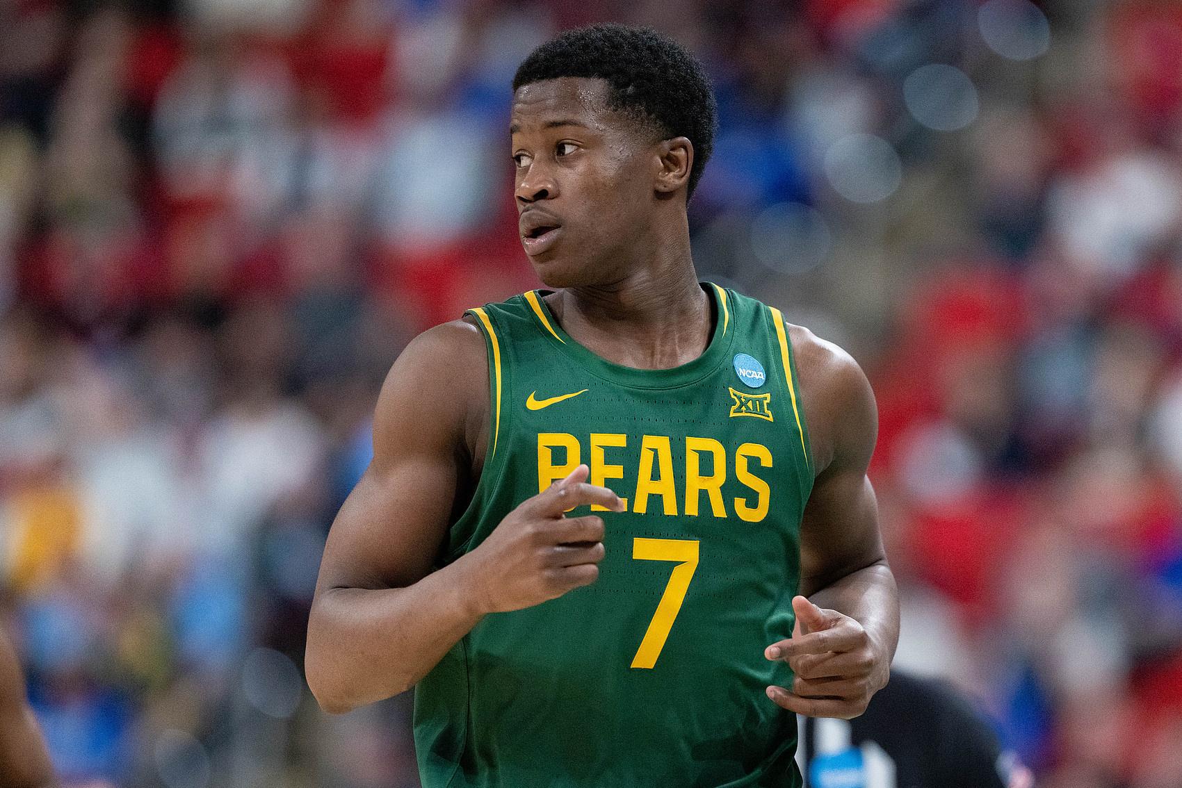 被贝利放鸽子 美记：76人还没承诺任何新秀 尽管埃奇库姆升势明显