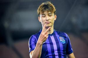 kaiyun-津媒：国足分组对抗巴顿出任右边后卫，他将和高准翼竞争主力