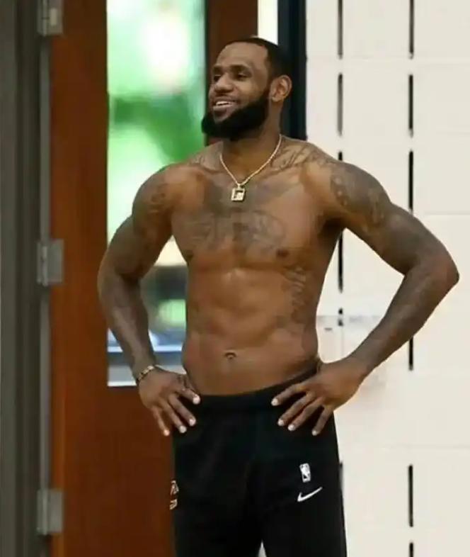 kaiyun-游子回家2.0？詹姆斯现身骑士队！争冠缺领袖，米切尔态度成关键