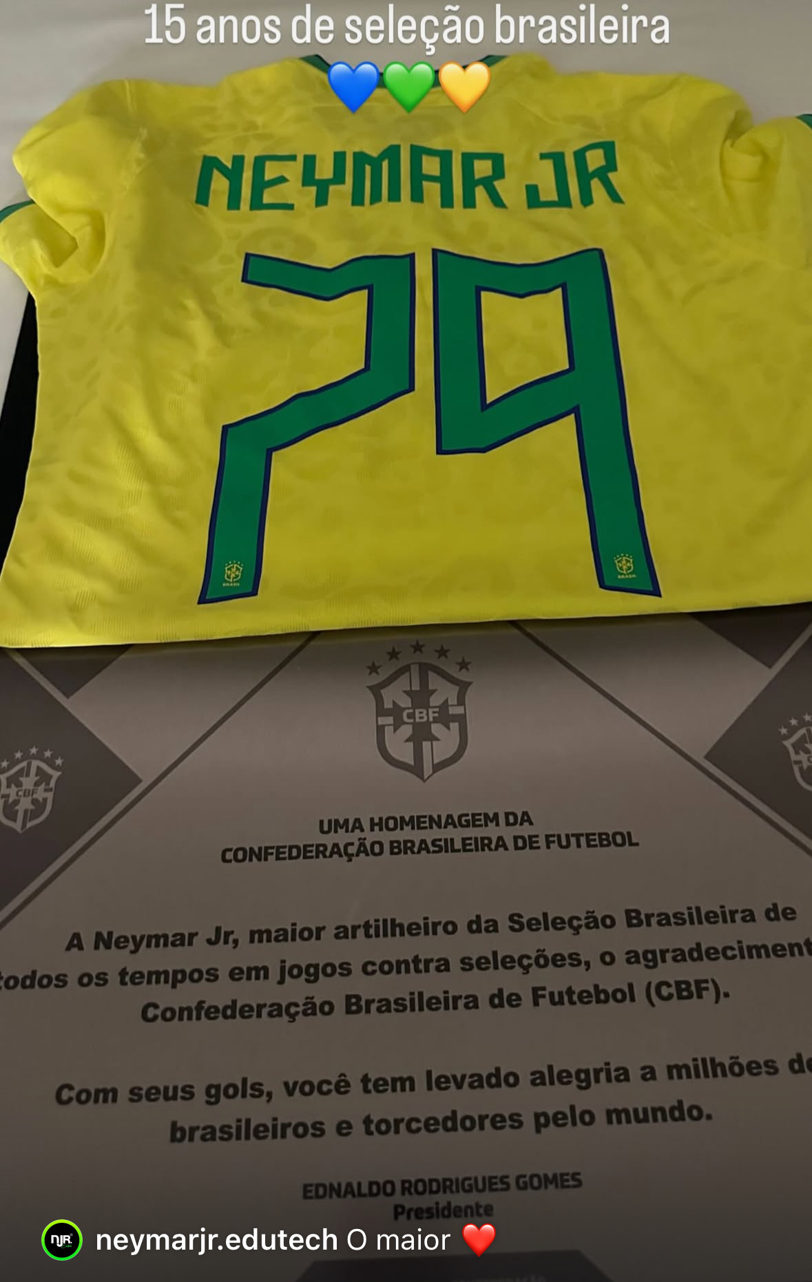 kaiyun-巴西队首秀15周年，内马尔社媒晒国家队79球纪念球衣