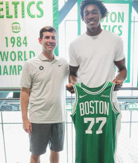 开云官网-凯尔特人官方：球队与46号秀阿马里·威廉姆斯签下一份双向合同