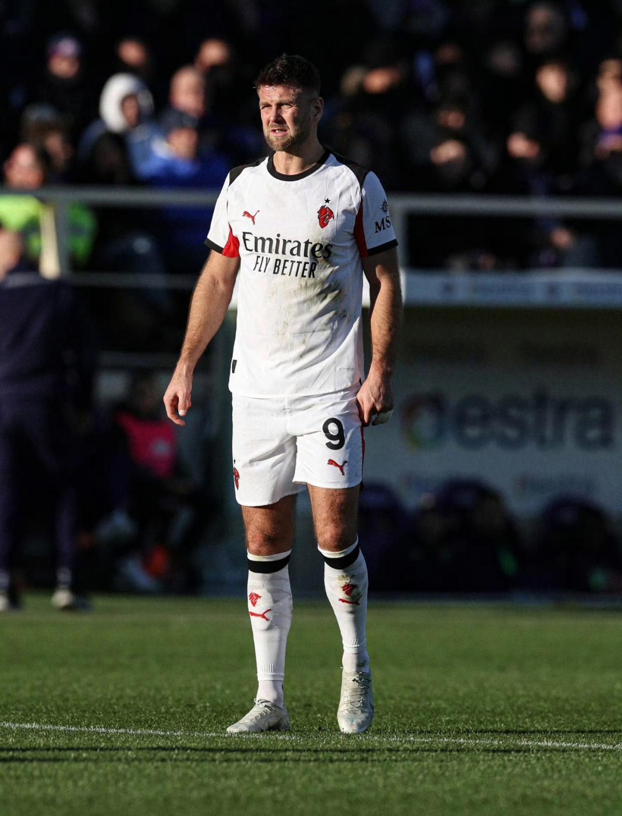 开云体育官网-米兰再遭新援骨裂伤打击，至少休战两周，恩昆库或临危受命