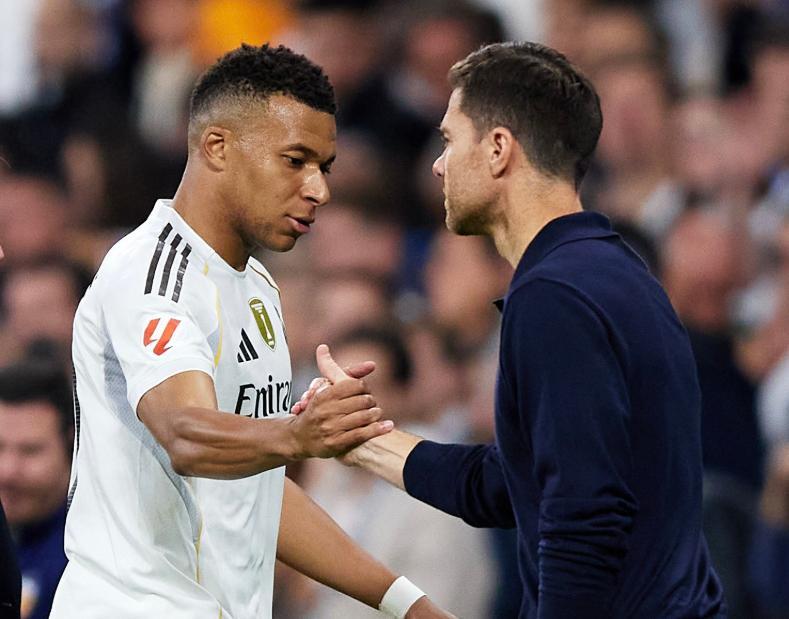 开云-冤枉姆总了？法媒曝姆巴佩战巴萨带伤出战，只想帮阿隆索保住帅位