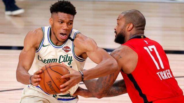 开云官网-交易截止日倒计时一周!这出好戏由大前锋们主演